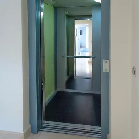 ヴィラ Diora アデヘ