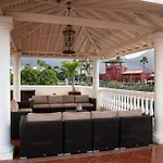 Diora Vila